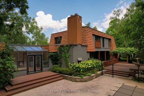 Photo 1 at 23 Royal Oak Drive, South Shore, Barrie