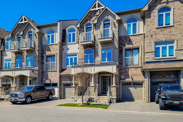 Photo 2 at 137 Borers Creek Circle, Waterdown, Hamilton