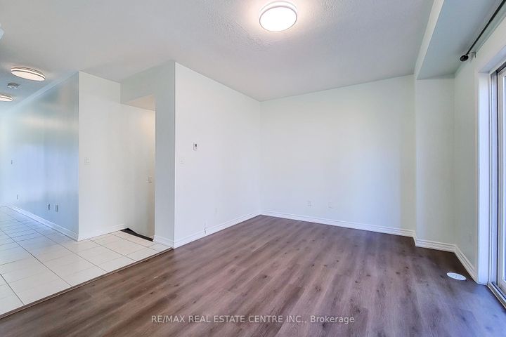 Photo 7 at 137 Borers Creek Circle, Waterdown, Hamilton