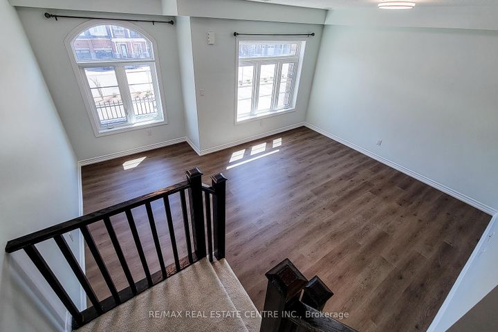 Photo 11 at 137 Borers Creek Circle, Waterdown, Hamilton