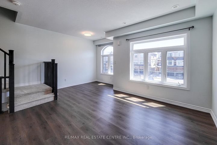 Photo 13 at 137 Borers Creek Circle, Waterdown, Hamilton