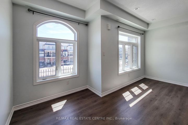 Photo 14 at 137 Borers Creek Circle, Waterdown, Hamilton