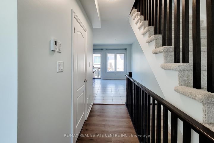 Photo 16 at 137 Borers Creek Circle, Waterdown, Hamilton