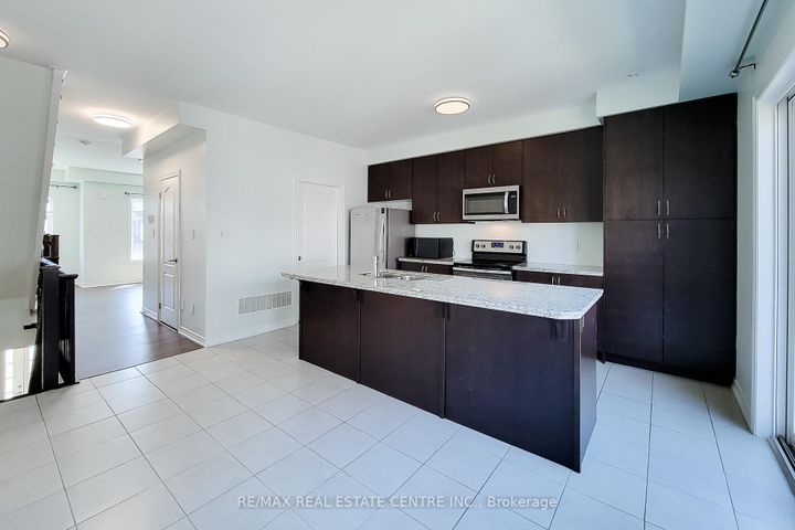 Photo 17 at 137 Borers Creek Circle, Waterdown, Hamilton
