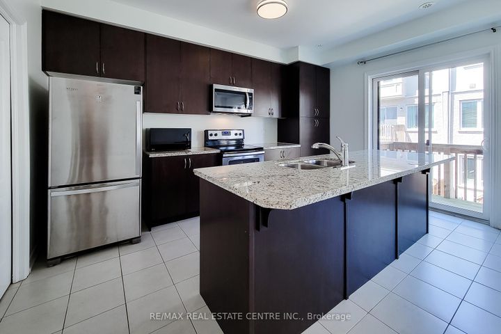 Photo 19 at 137 Borers Creek Circle, Waterdown, Hamilton