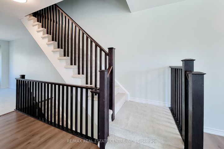 Photo 28 at 137 Borers Creek Circle, Waterdown, Hamilton