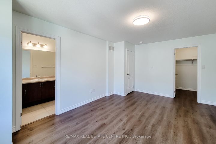 Photo 31 at 137 Borers Creek Circle, Waterdown, Hamilton