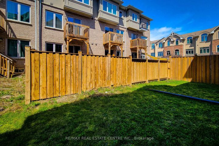 Photo 45 at 137 Borers Creek Circle, Waterdown, Hamilton