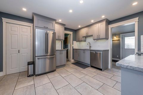 Photo 3 at 46 Park Street, Queen's Park, Barrie
