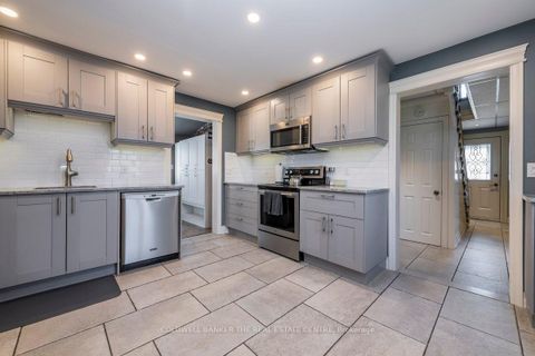 Photo 4 at 46 Park Street, Queen's Park, Barrie