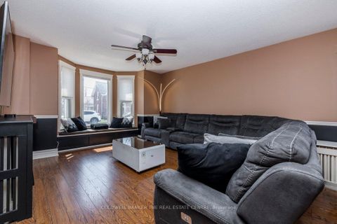 Photo 8 at 46 Park Street, Queen's Park, Barrie