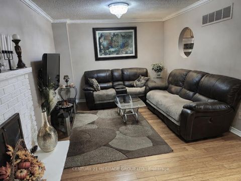 Photo 8 at 131 Black Hawk Way, Branson, Toronto