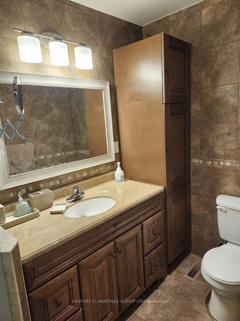 Photo 14 at 131 Black Hawk Way, Branson, Toronto