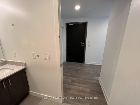 Photo 6 at 308 - 1 Cardiff Road, Mount Pleasant East, Toronto