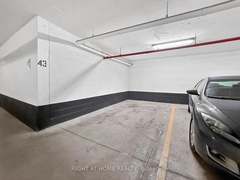 Photo 3 at 802 - 1030 King Street W, Niagara, Toronto