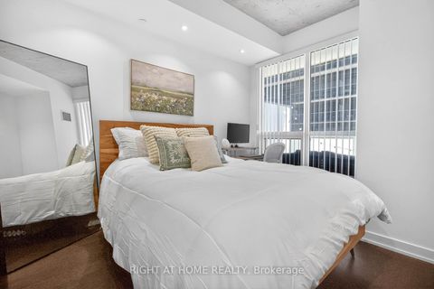 Photo 11 at 802 - 1030 King Street W, Niagara, Toronto