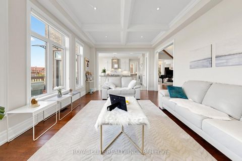 Photo 6 at 61 Grange Drive, Jefferson, Richmond Hill