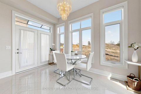 Photo 15 at 61 Grange Drive, Jefferson, Richmond Hill