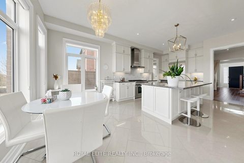 Photo 17 at 61 Grange Drive, Jefferson, Richmond Hill