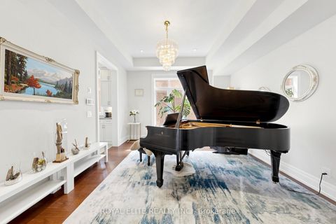 Photo 18 at 61 Grange Drive, Jefferson, Richmond Hill