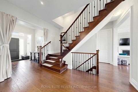 Photo 22 at 61 Grange Drive, Jefferson, Richmond Hill