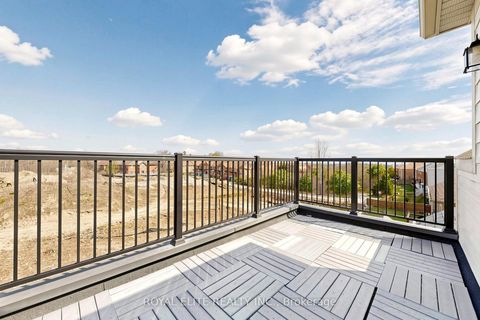 Photo 27 at 61 Grange Drive, Jefferson, Richmond Hill