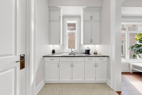 Photo 33 at 61 Grange Drive, Jefferson, Richmond Hill