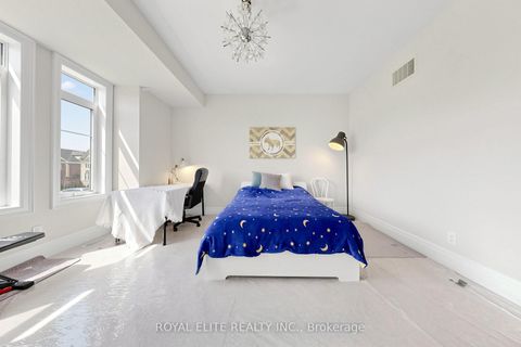 Photo 34 at 61 Grange Drive, Jefferson, Richmond Hill