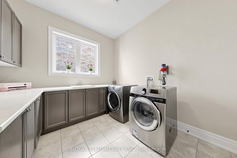 Photo 35 at 61 Grange Drive, Jefferson, Richmond Hill