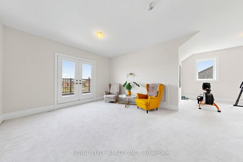 Photo 40 at 61 Grange Drive, Jefferson, Richmond Hill