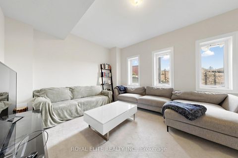 Photo 44 at 61 Grange Drive, Jefferson, Richmond Hill