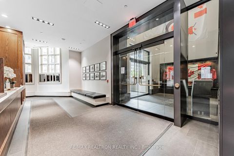 Photo 3 at 905 - 426 University Avenue, Chinatown, Toronto