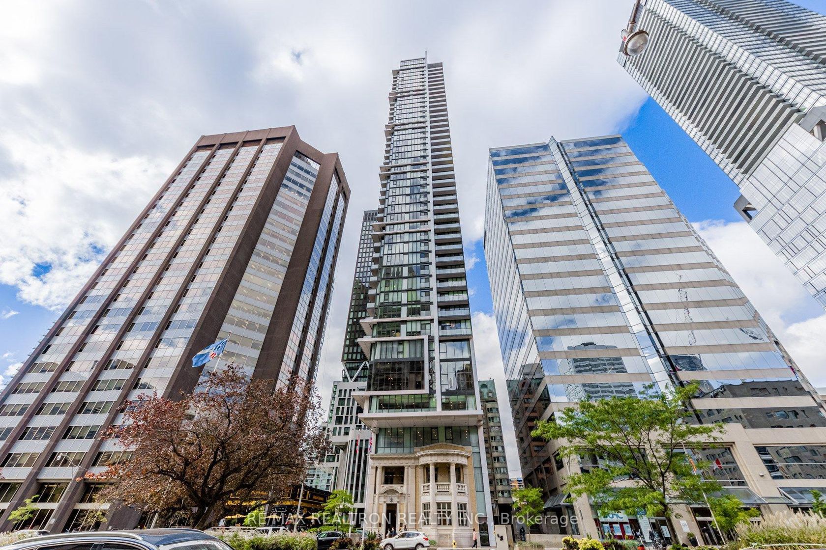 905 - 426 University Avenue, Chinatown, Toronto 