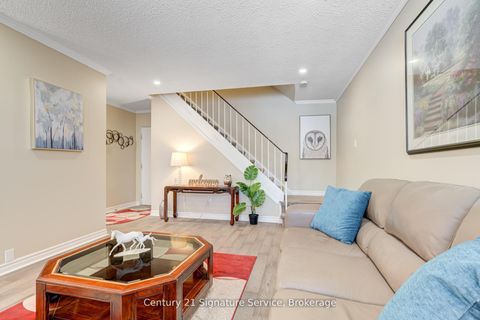 Photo 9 at 15 - 2001 Bonnymede Drive, Clarkson, Mississauga