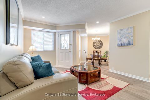 Photo 10 at 15 - 2001 Bonnymede Drive, Clarkson, Mississauga