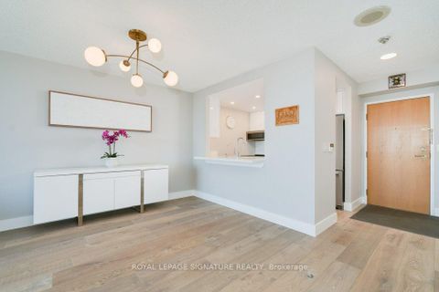Photo 3 at 2812 - 7 Concorde Place, Don Mills, Toronto