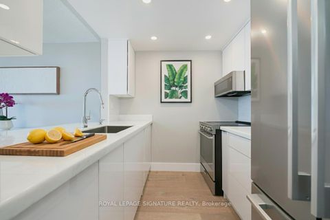 Photo 4 at 2812 - 7 Concorde Place, Don Mills, Toronto