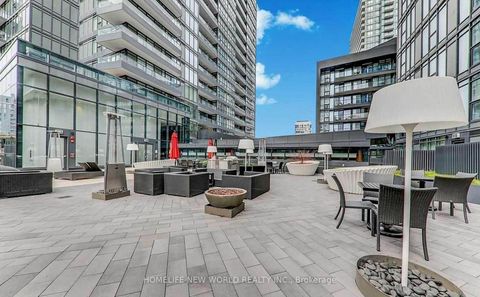 Photo 4 at 612 - 70 Queens Wharf Road, Waterfront Communities C1, Toronto