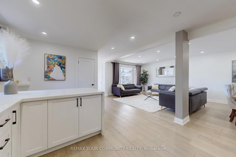 Photo 8 at 26 Faye Drive, Pleasant View, Toronto