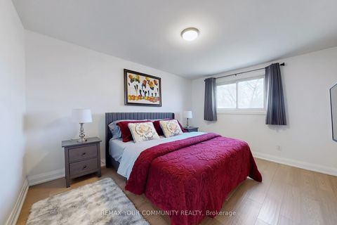 Photo 12 at 26 Faye Drive, Pleasant View, Toronto