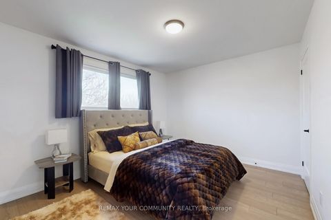 Photo 14 at 26 Faye Drive, Pleasant View, Toronto