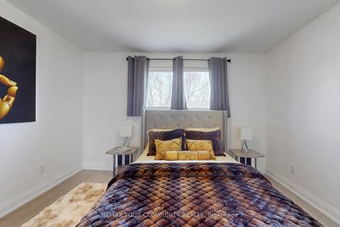 Photo 15 at 26 Faye Drive, Pleasant View, Toronto