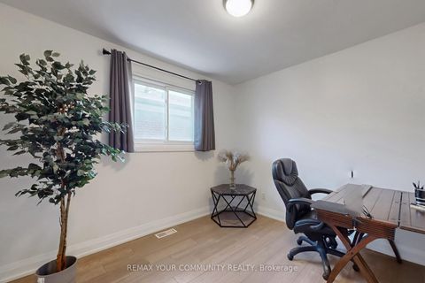 Photo 17 at 26 Faye Drive, Pleasant View, Toronto