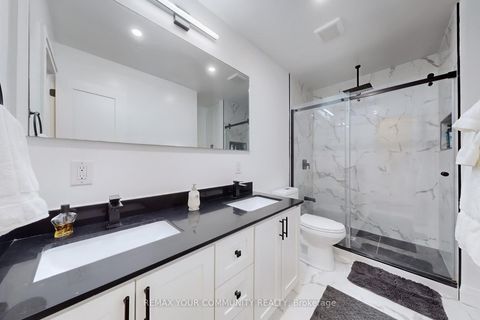 Photo 18 at 26 Faye Drive, Pleasant View, Toronto