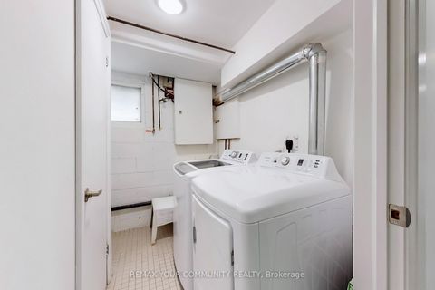 Photo 33 at 26 Faye Drive, Pleasant View, Toronto