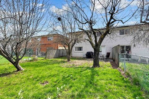 Photo 35 at 26 Faye Drive, Pleasant View, Toronto