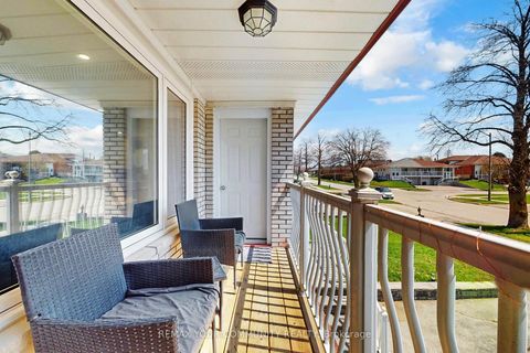 Photo 36 at 26 Faye Drive, Pleasant View, Toronto