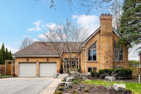 Photo 1 at 32 Whitfield Court, Aurora Highlands, Aurora
