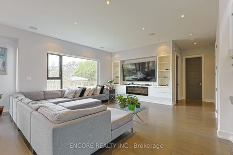 Photo 9 at 93 Pleasant View Drive, Pleasant View, Toronto