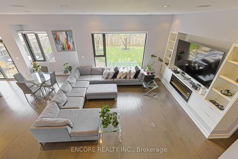 Photo 12 at 93 Pleasant View Drive, Pleasant View, Toronto